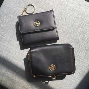 Adrienne Vittadini Black Wallet/Pull Case Bundle