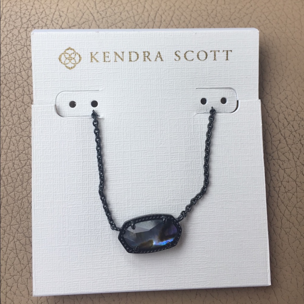 Kendra Scott necklace