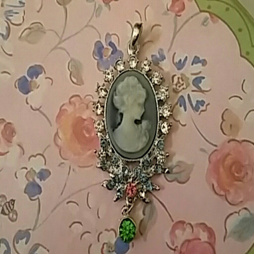Cameo Pendant with Rhinestones Silver plated New