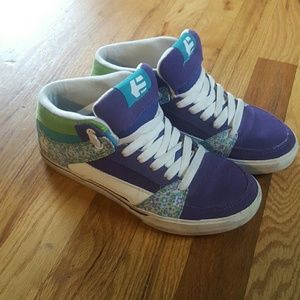 Purple white and teal Etnies size 7