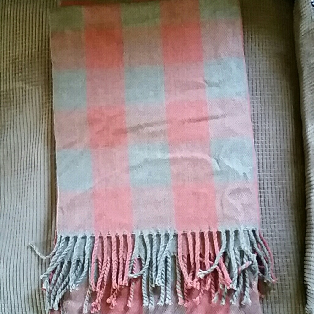 NWOT plaid scarf