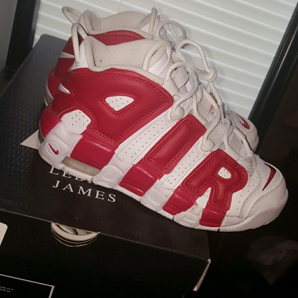 Nike air more uptempo DS size 5y (womens 6.5)