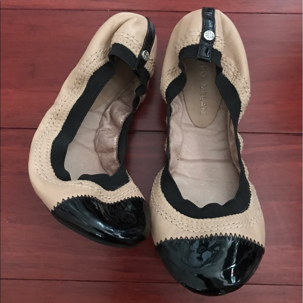 Antonio Melani beige-and-black leather flats