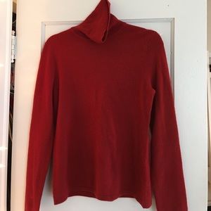 Red cashmere turtle neck
