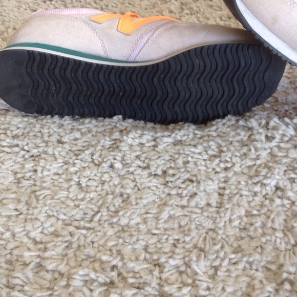 Brand new New Balance size 8.5 - Picture 3 of 3