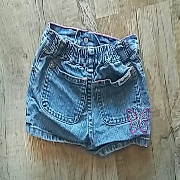 Levi Strauss girl shorts - Picture 2 of 2