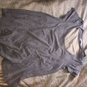 Casual tee with keyhole back