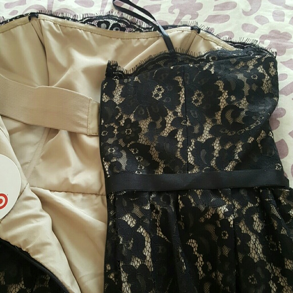 Neiman Marcus dress. Design by Robert Rodriguez - Picture 5 of 8