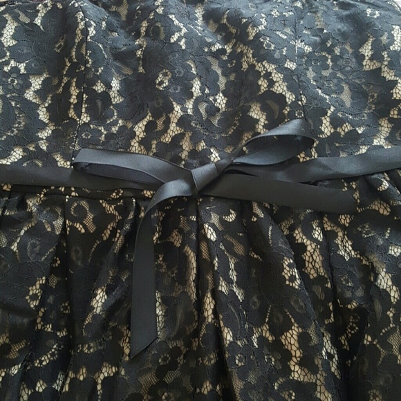 Neiman Marcus dress. Design by Robert Rodriguez - Picture 6 of 8