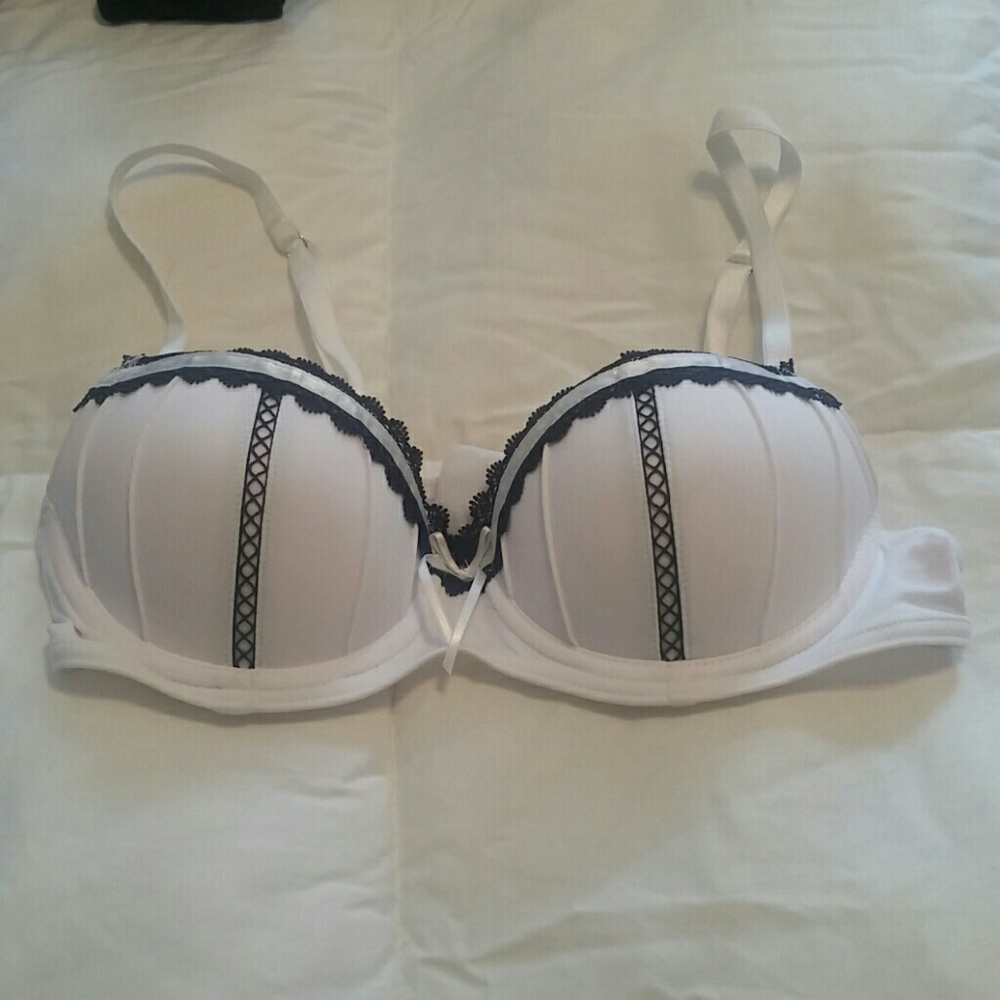 Candies 34A push up bra NWOT