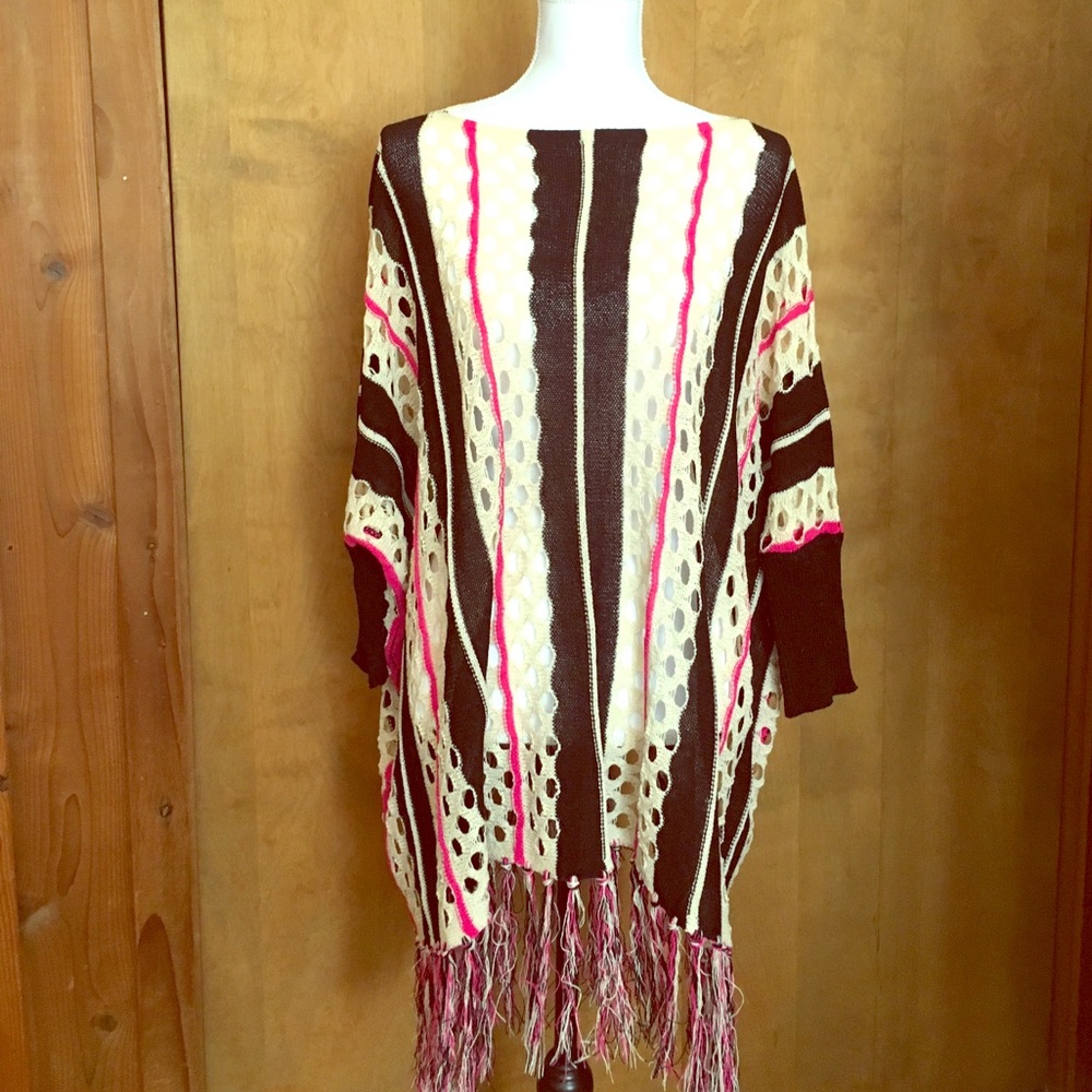 Fun lightweight poncho with sleeves