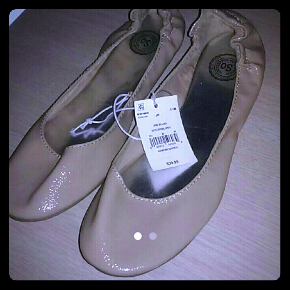 Beige Nude Glossy Flats