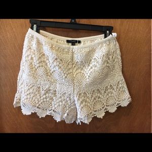 Cream, lace Tart shorts