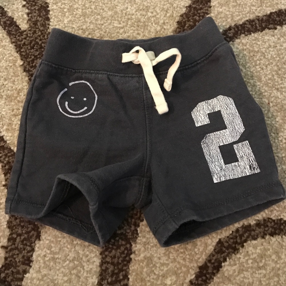 Gap 0-3 months shorts
