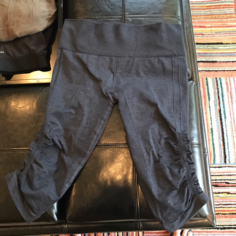 Lululemon flow crop