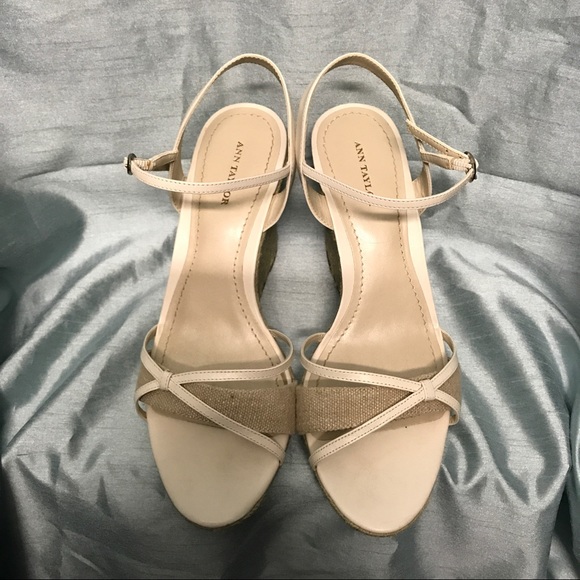 ANN TAYLOR wedges - Picture 2 of 4