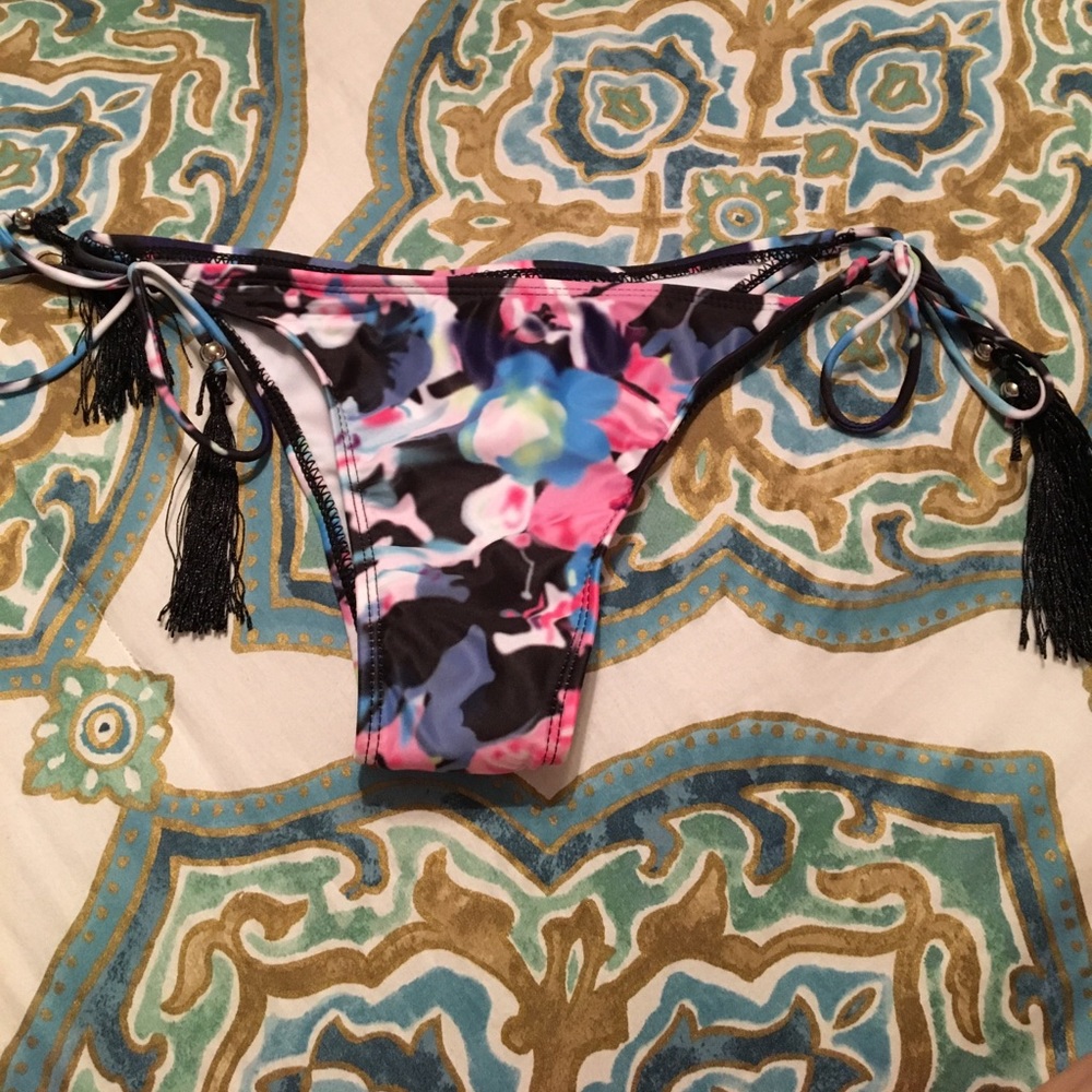 NEW BIKINI BOTTOMS
