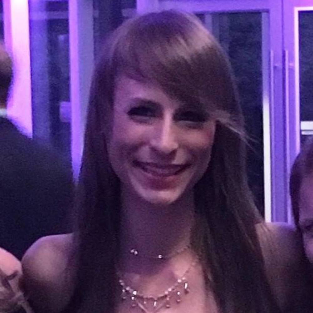 Meet your Posher, Dana