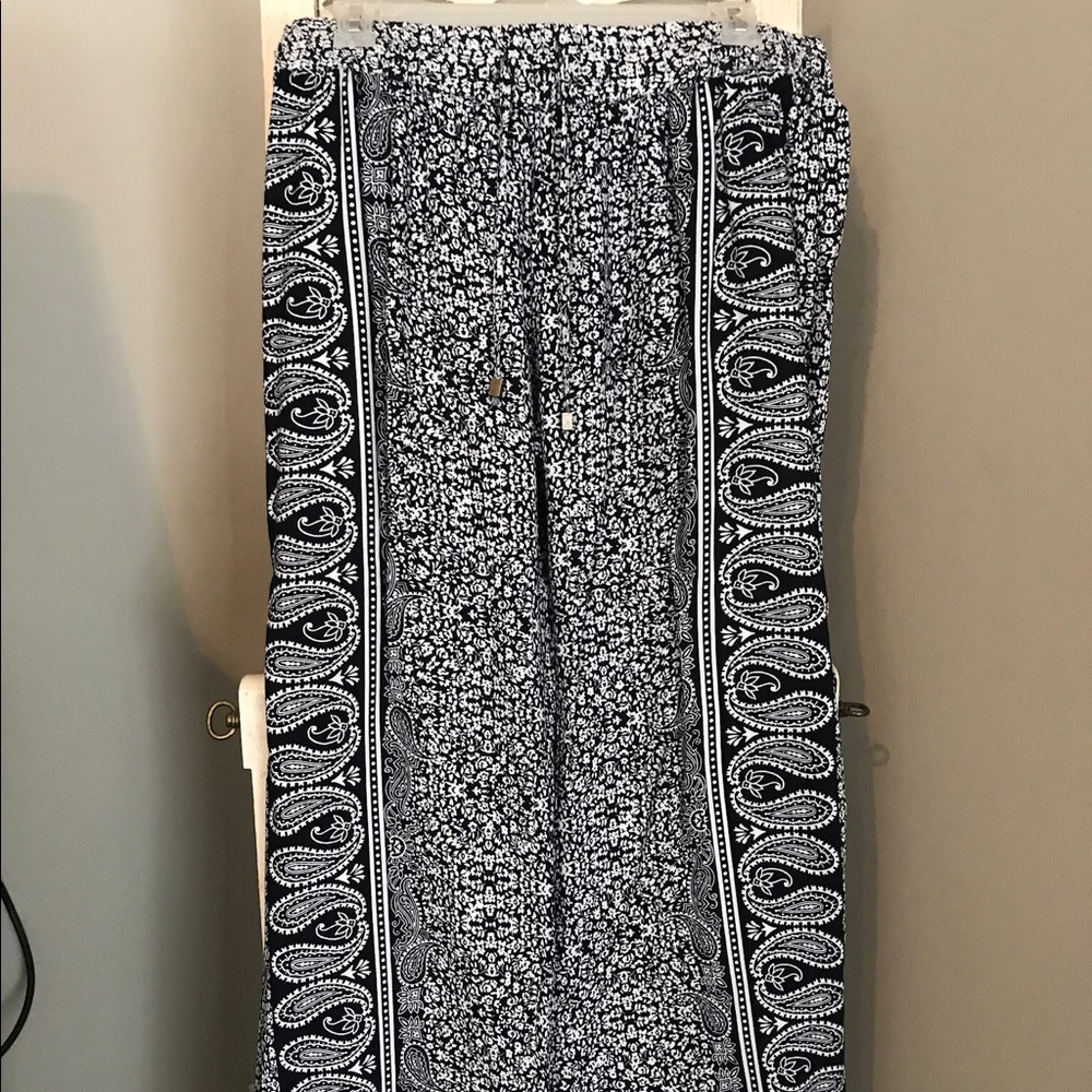 Navy and white wide leg pants