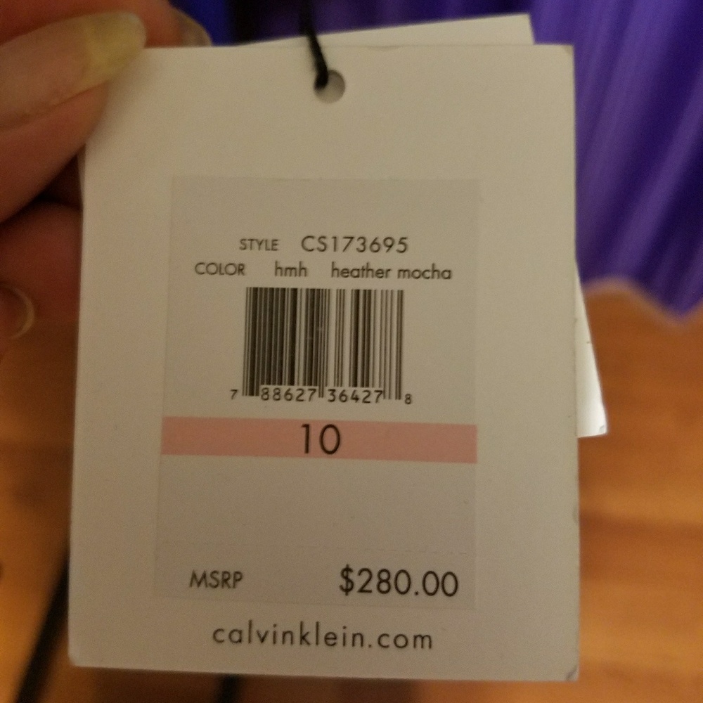 Calvin Klein - Picture 4 of 4