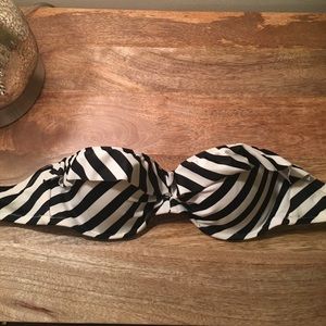 Black & White Stripe Ruffled Bathing Suit Top