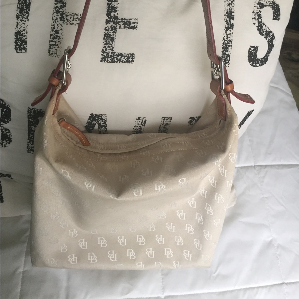Dooney & Bourke 💕