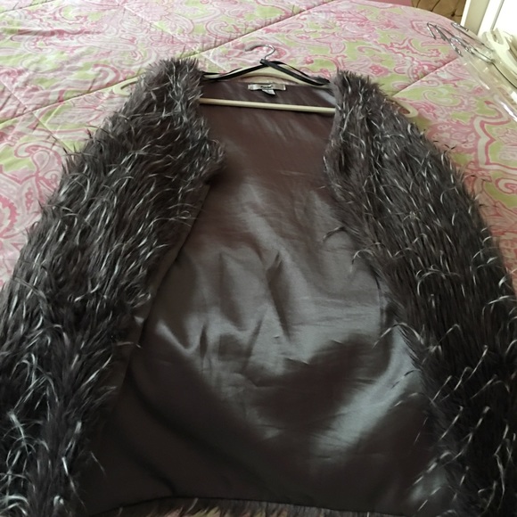 Faux fur vest - Picture 1 of 2
