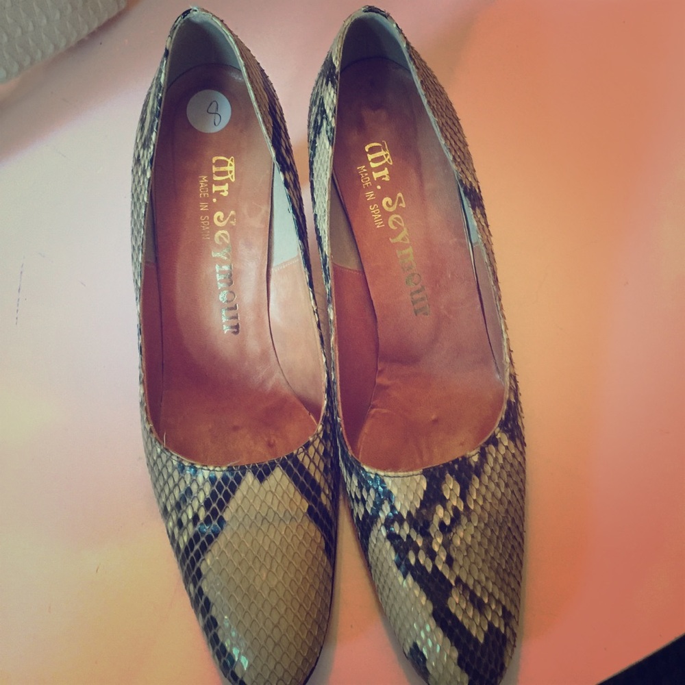 Vintage Snakeskin Print Heel