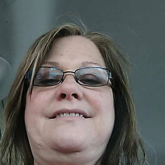 Meet your Posher, Debbie - Picture 1 of 1