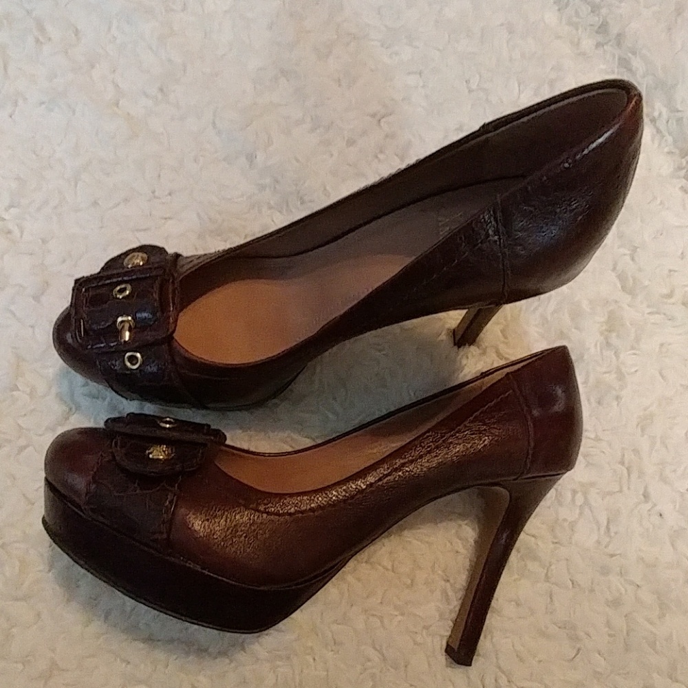 Vince Camuto Buckle Toe Heel (10B)
