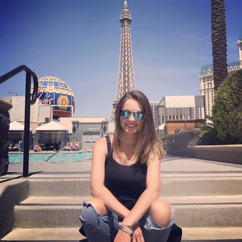 Meet your Posher, Simone