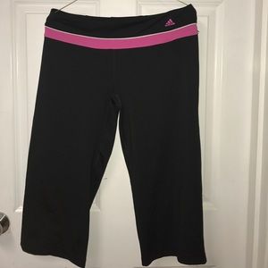Adidas black Capri yoga leggings Adidas black Capri yoga leggings