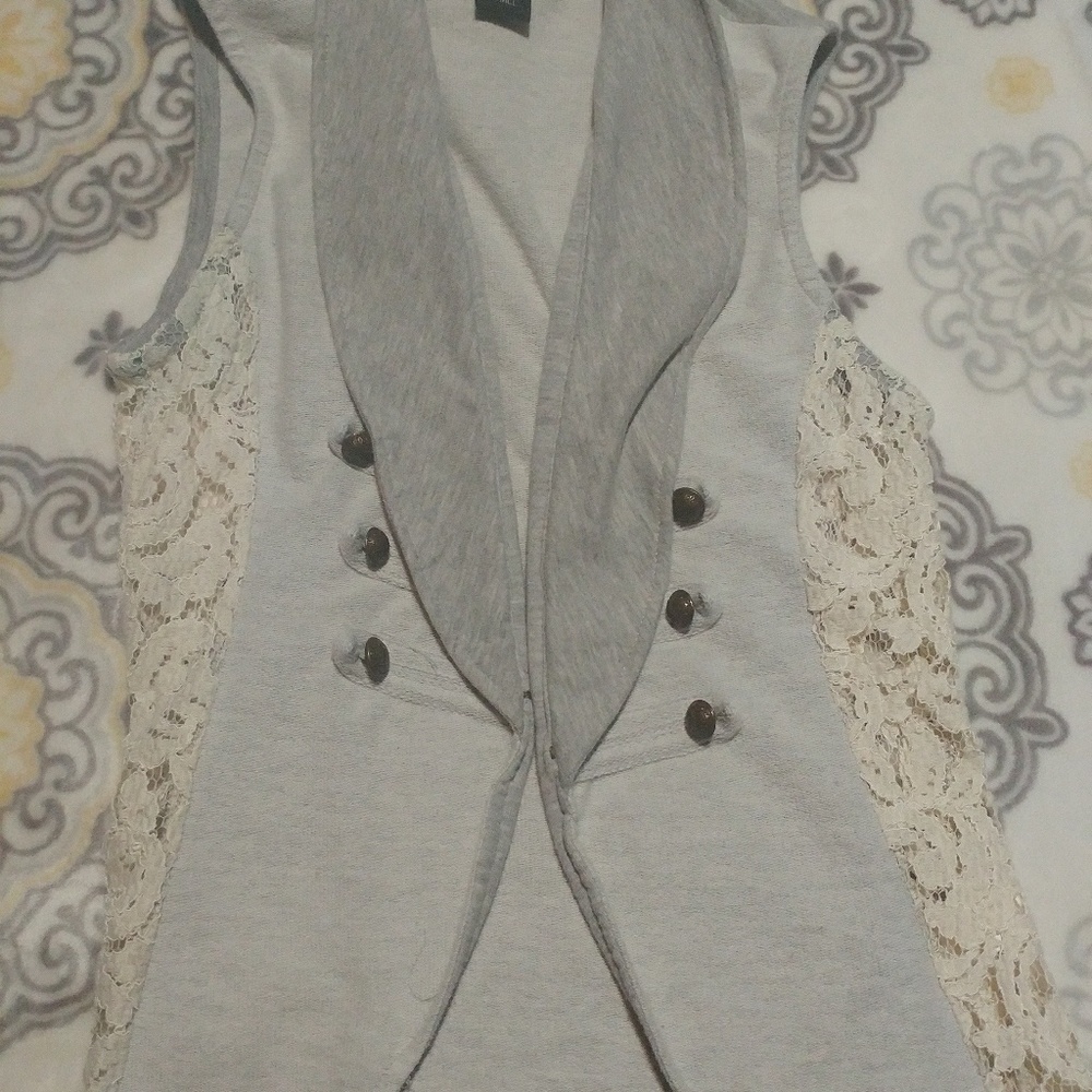 Lace vest small