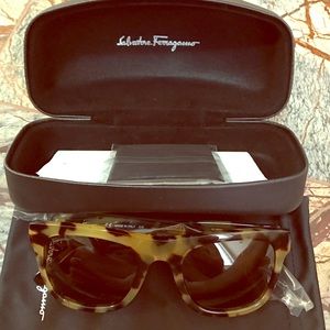 Sunglass