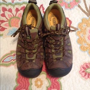 Keen leather hikers size 7