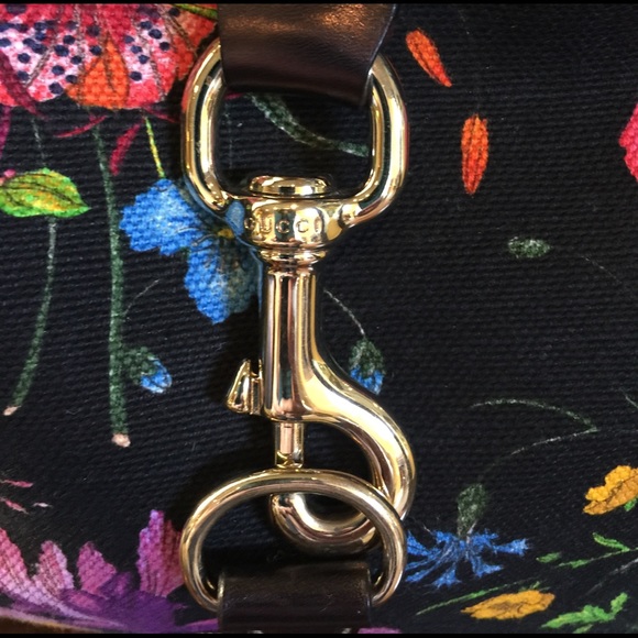 SOLD Gucci floral hobo unique and rare. - Picture 2 of 8