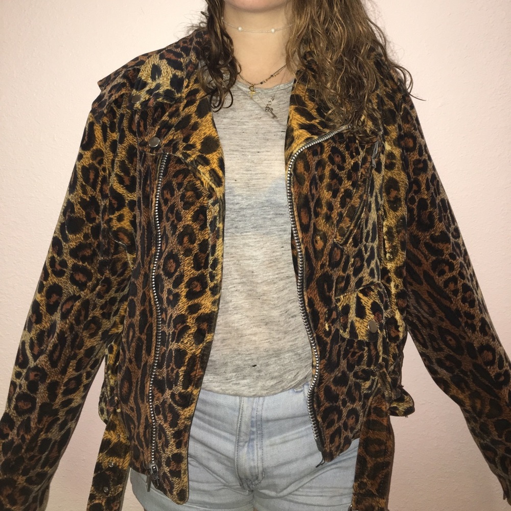 Vintage cheetah velvet motorcycle jacket. Size M