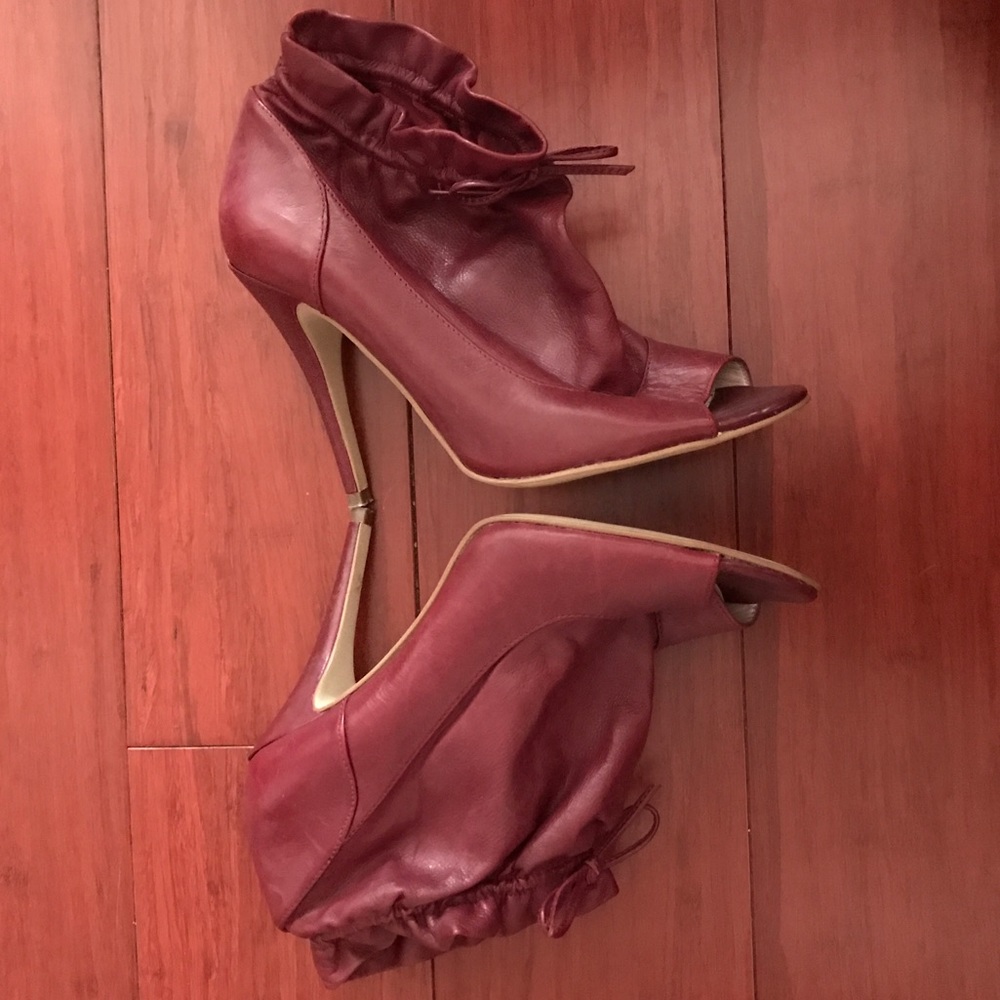 Boutique 9 Burgundy leather open toe booties