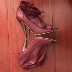 Boutique 9 Burgundy leather open toe booties