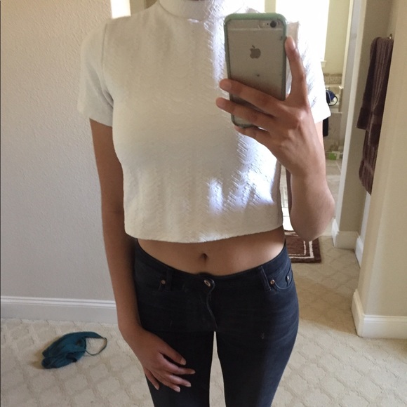 White textured crop top - Picture 1 of 2