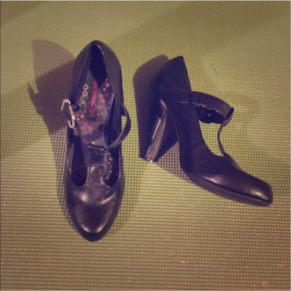 Kensie Girl heels.