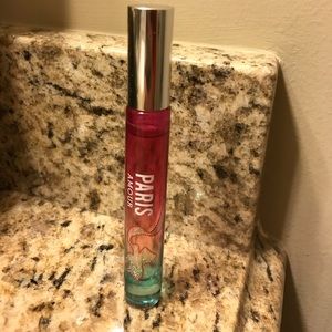 Paris amour roll on perfum