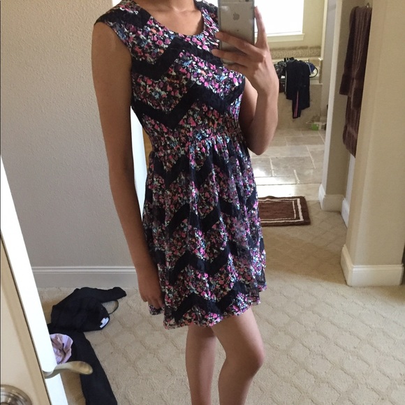 Black floral dress - Picture 2 of 2