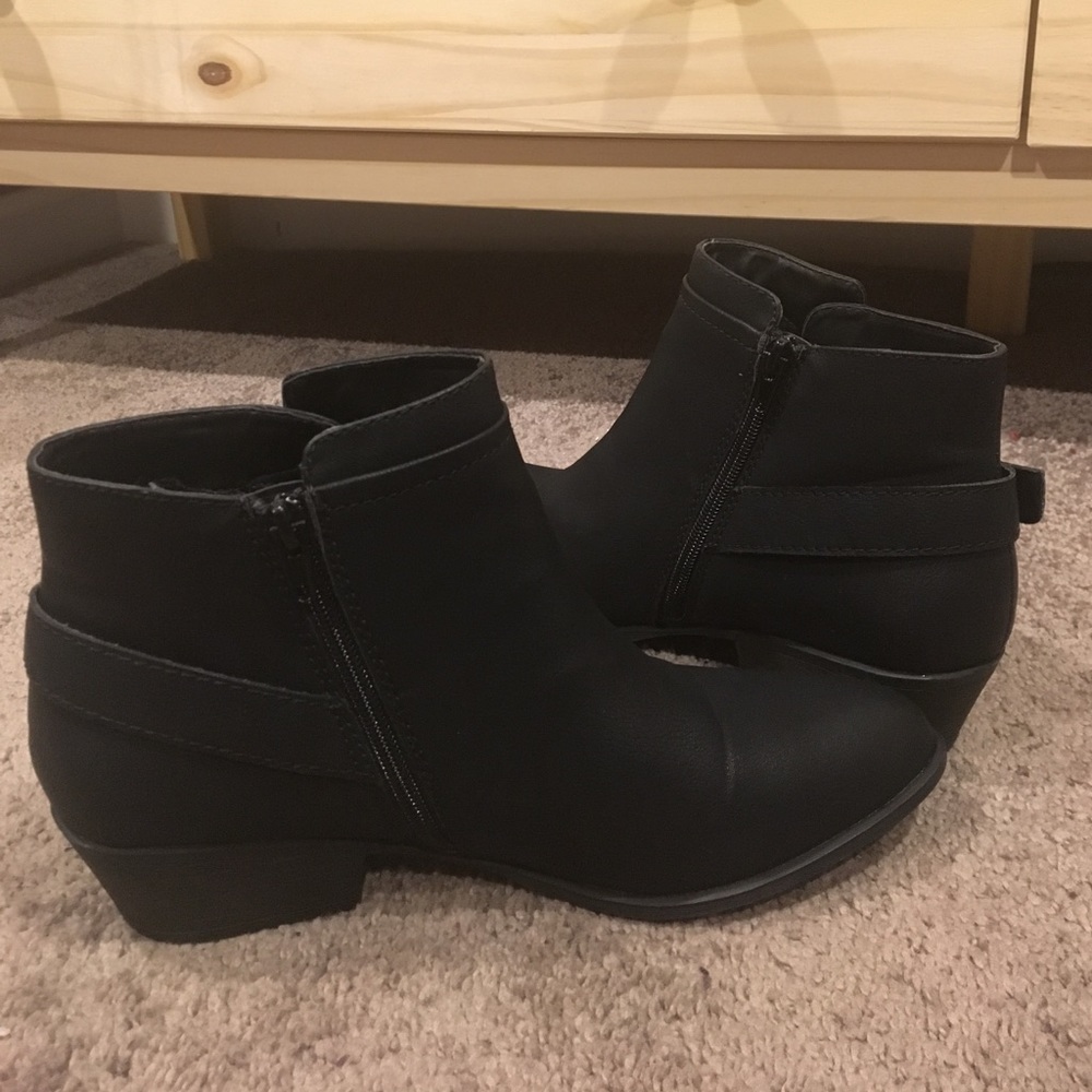 Madden Girl Hunttz Ankle Boots