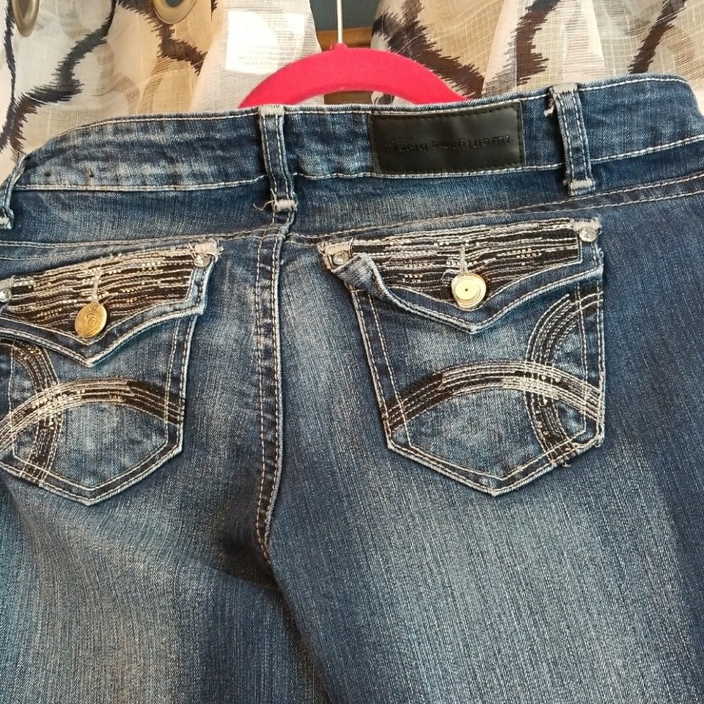 Jeans - Picture 3 of 6