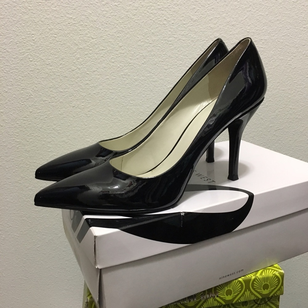 Nine West Black Pumps