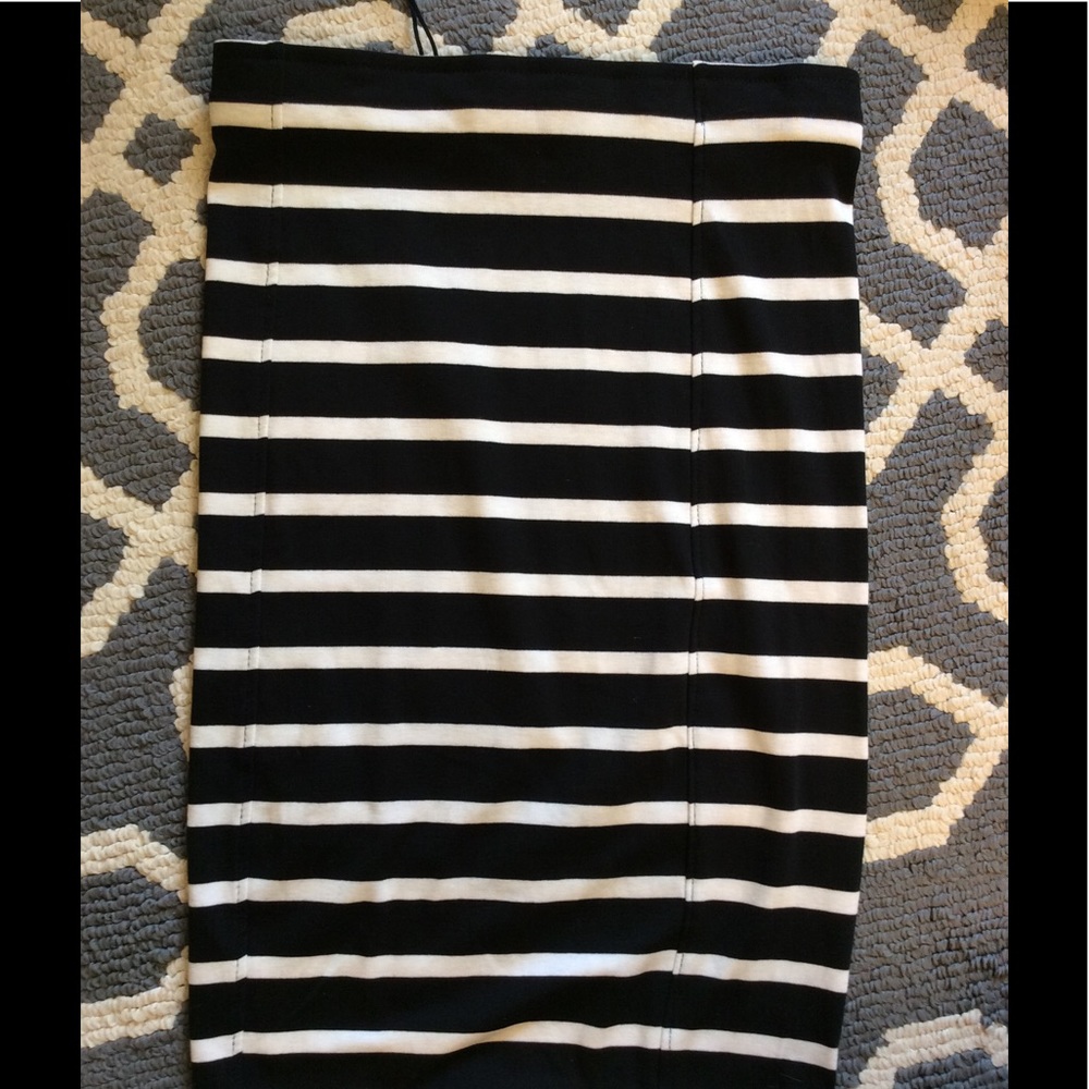 🌸SALE!NWT black/white skirt by Sociology sz S - Picture 3 of 4