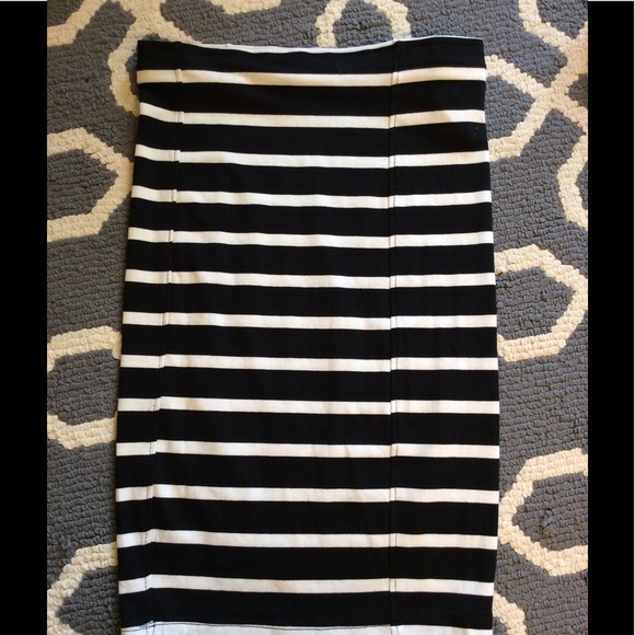 🌸SALE!NWT black/white skirt by Sociology sz S - Picture 2 of 4