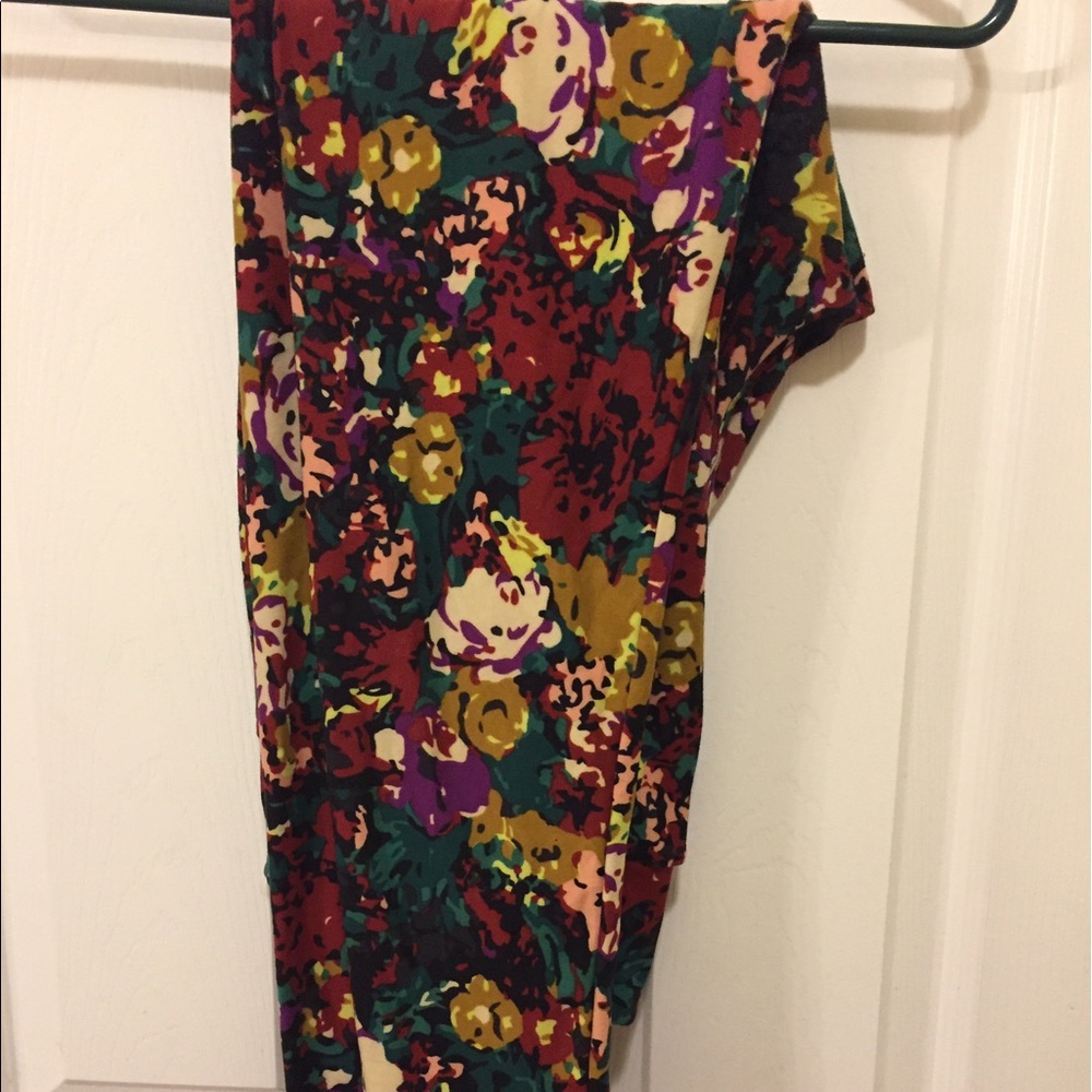 TC abstract roses