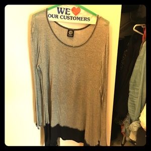 Long sleeve grey tee with blue accent at bottom